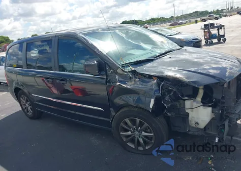 2015 Chrysler Town & Country S из США, поврежденный, VIN 2C4RC1HG0FR521773